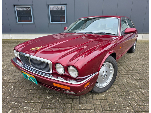 Jaguar XJ