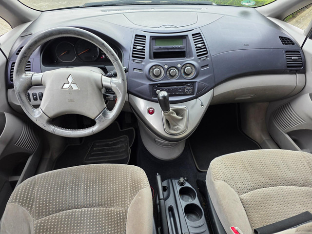 Mitsubishi Grandis 2005 foto 4