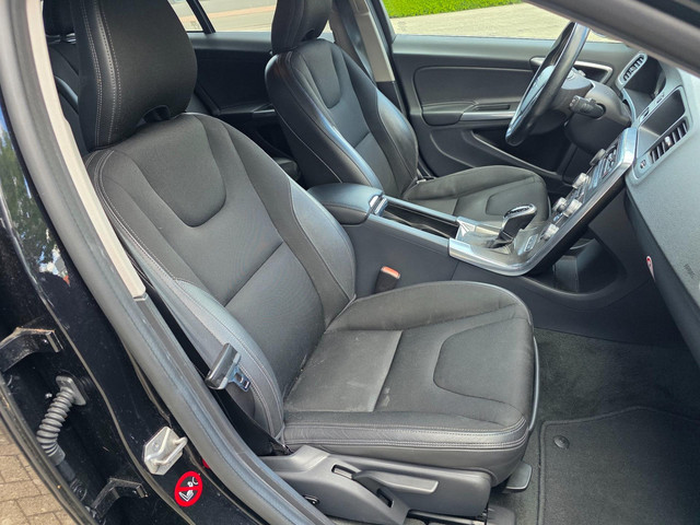 Volvo V60 2015 foto 10