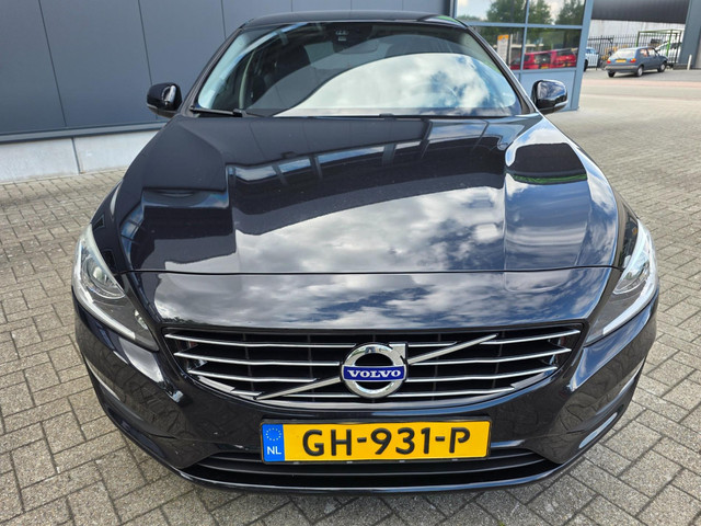 Volvo V60 2015 foto 18