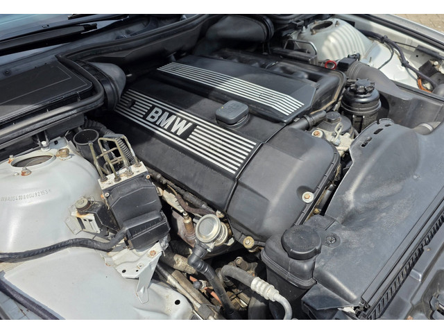 BMW 5 Serie 2001 foto 24